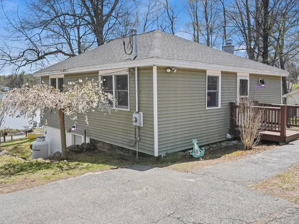 39 Lakeview Dr, Leominster, MA 01453