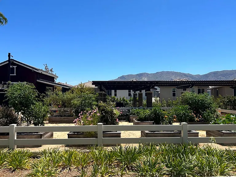 295 Fuerte Dr — Photo 40