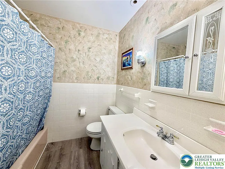 1160 Brentwood Ave — Photo 8