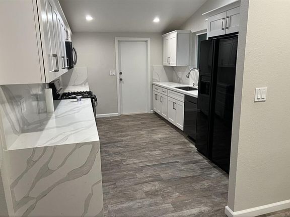 4th image of 2553 Mammoth Dr