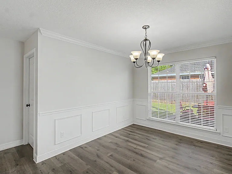 225 Augusta Way — Photo 9