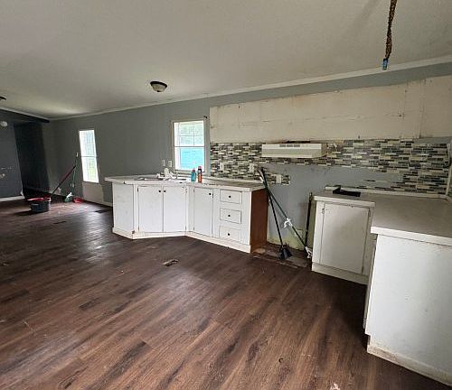 4th image of 124 Hickory Ln