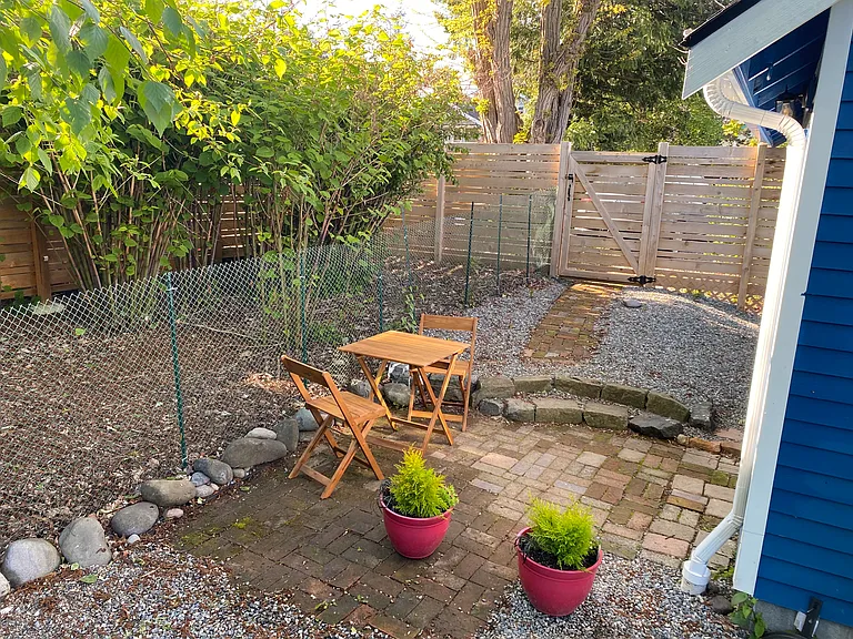 2809 Alderwood Ave #B — Photo 10