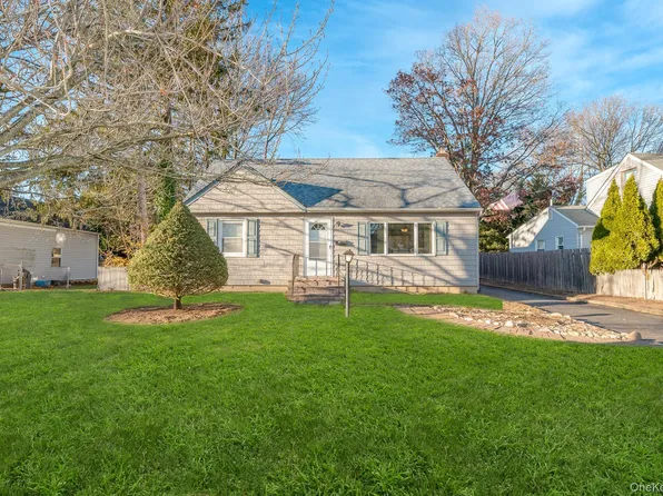 116 E 13th Street, Huntington Station, NY 11746