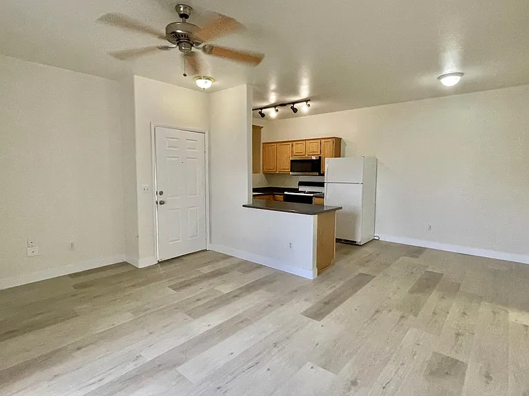 5650 E Sahara Ave #2051 — Photo 2
