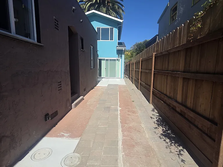 2161 N Valley St #B — Photo 12