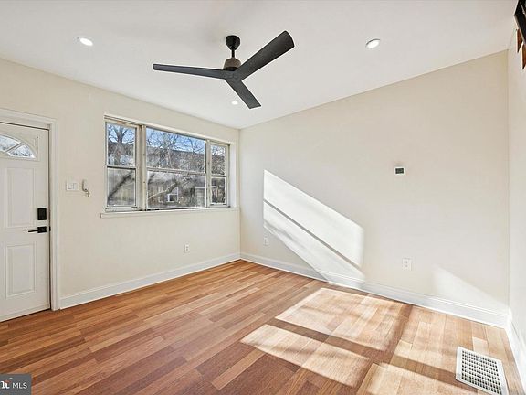 2nd image of 723 Sears St