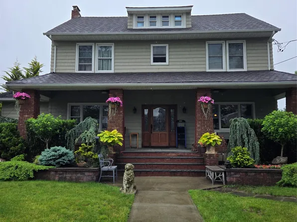 725 Scranton Avenue, East Rockaway, NY 11518