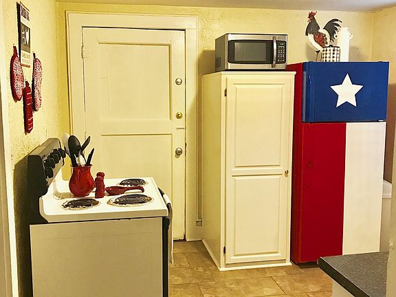 5th image of 404 N Elm St APT A