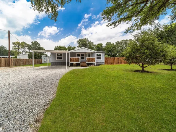 103 Halsell St, Bridgeport, TX 76426