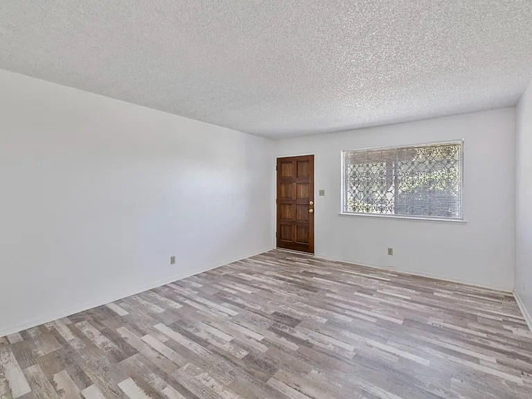 1520 S Reed Ave — Photo 4