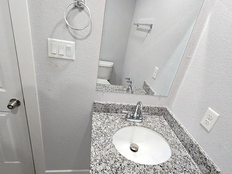 4626 Shreveport Blvd #A — Photo 14