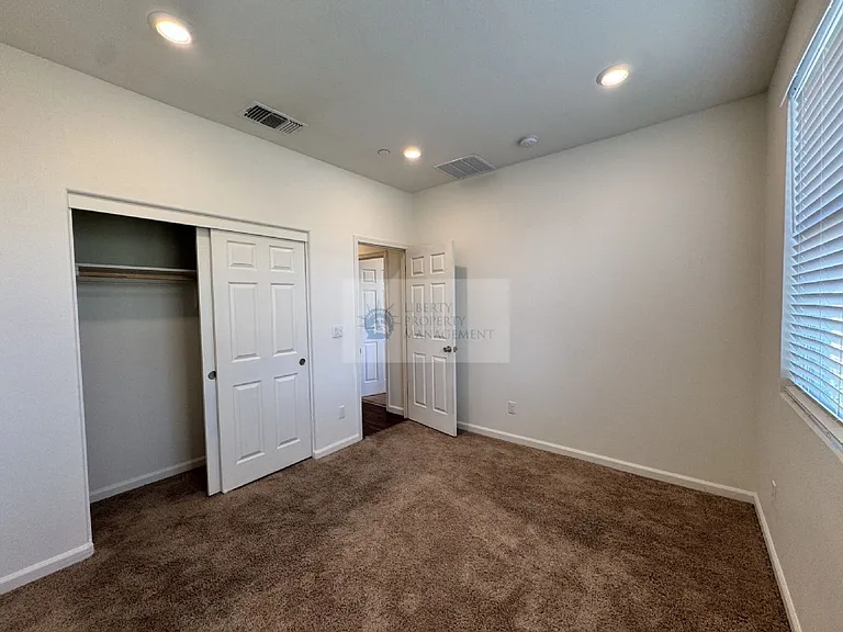 7216 E University Ave — Photo 6