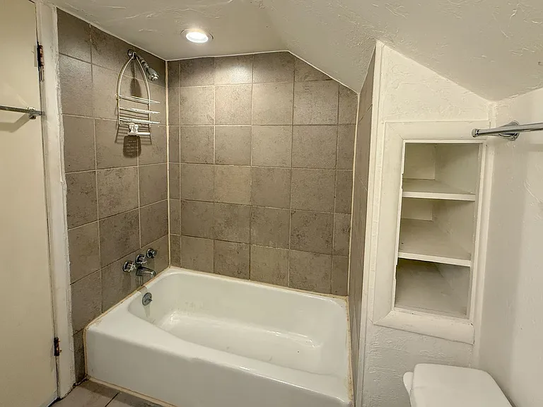 2341 NW 37th St — Photo 25