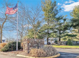 560 Silver Sands Rd UNIT 1702, East Haven, CT 06512