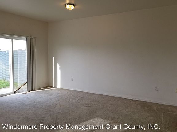 4th image of 1736 W Peninsula Dr
