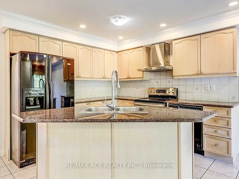 35 Pitchpine Dr — Photo 13