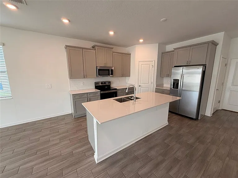 6367 Lakepine St — Photo 8