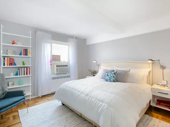 541 East 20th Street image 2 of 17