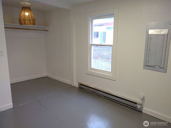 4th image of 887 1st Avenue S