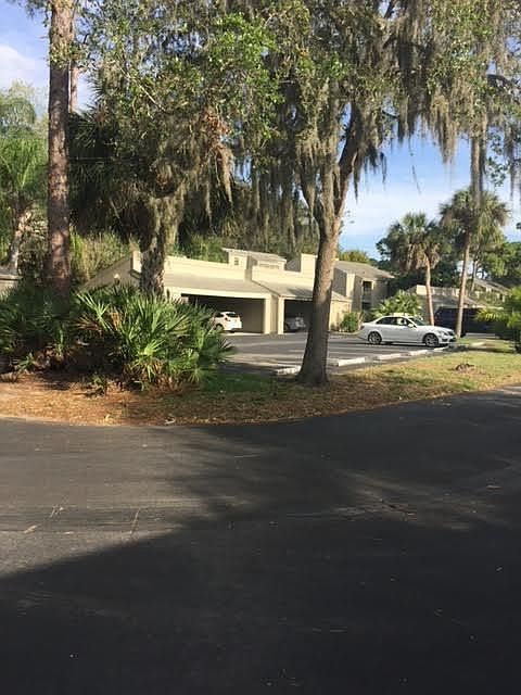 1st image of 240 Woodland Dr