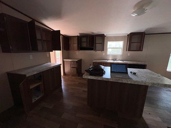 3rd image of 170 Oak Bend Trl