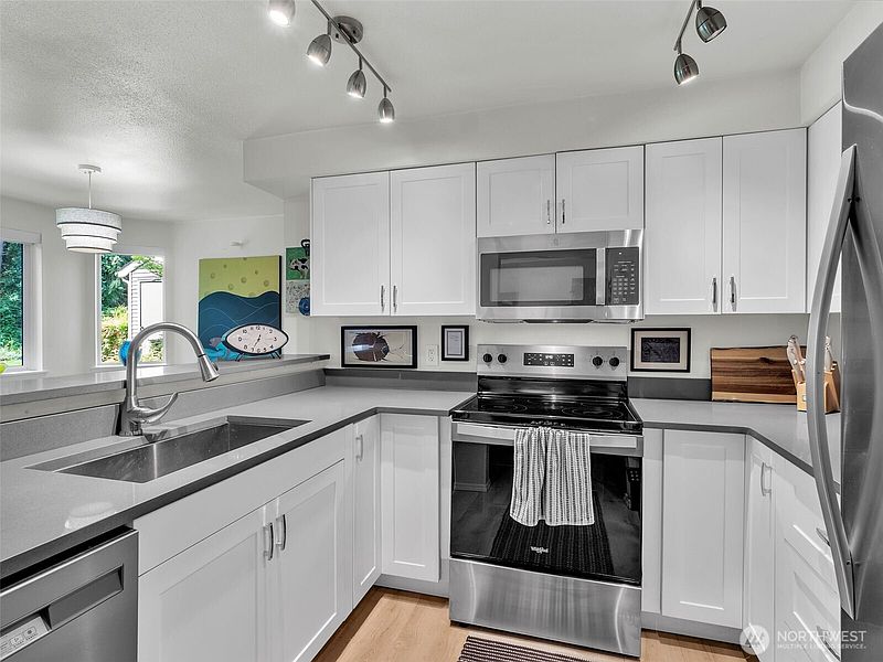 2nd image of 19404 NE Bothell Way #B104