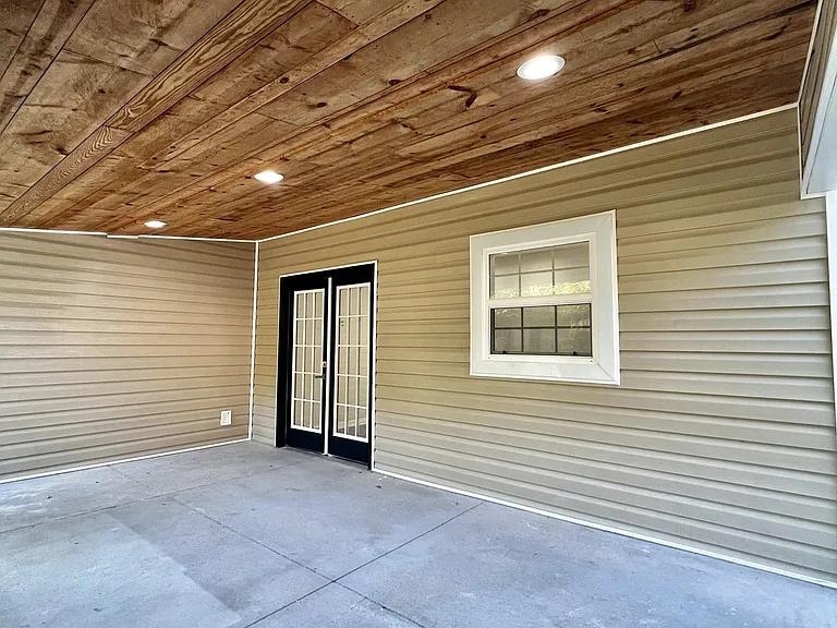 947 Clark St — Photo 25