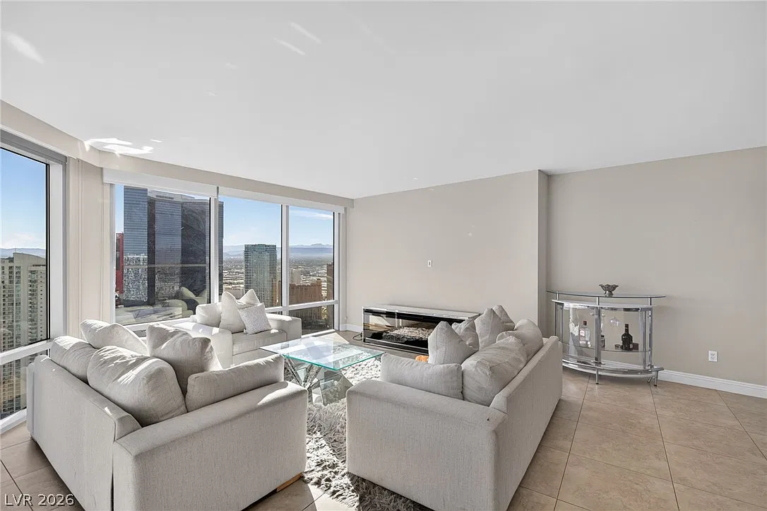 2 bed, 2.0 bath, 1399 sqft, $4,200 — Photo 3