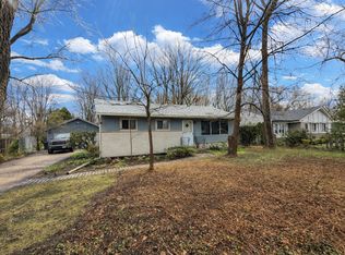 210 Hill Ave, Glen Ellyn, IL