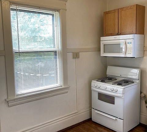 4th image of 824 Grand Ave APT 2