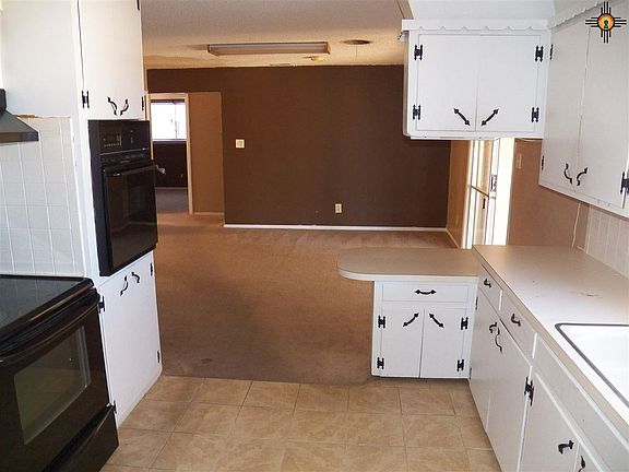 3rd image of 3205 Mandell Cir