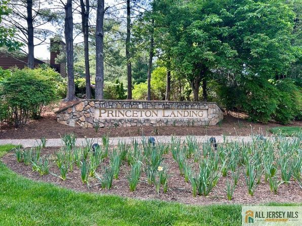 130 Sayre Dr, Princeton, NJ 08540