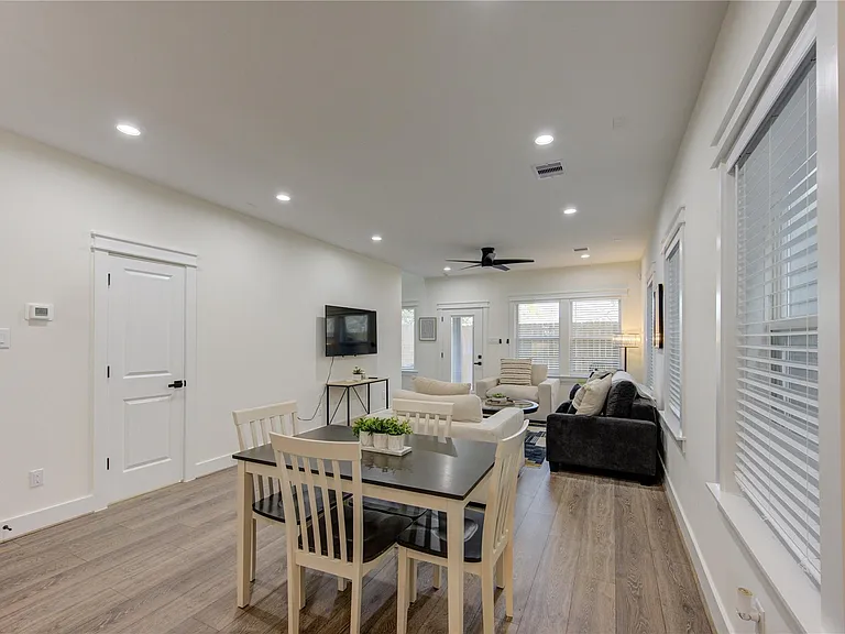 3406 Garapan St #B — Photo 13