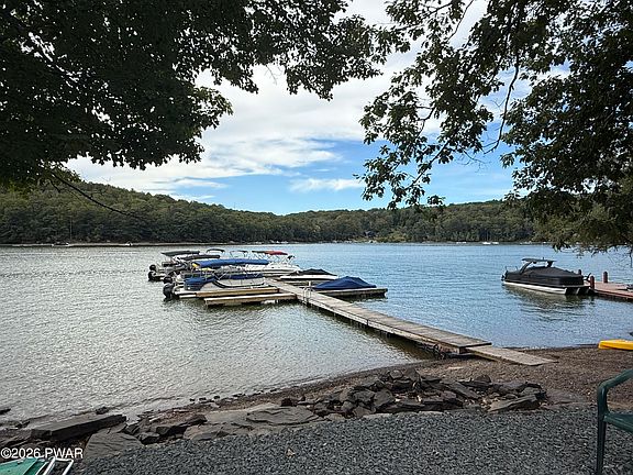 3rd image of 5 Pumphouse Rd