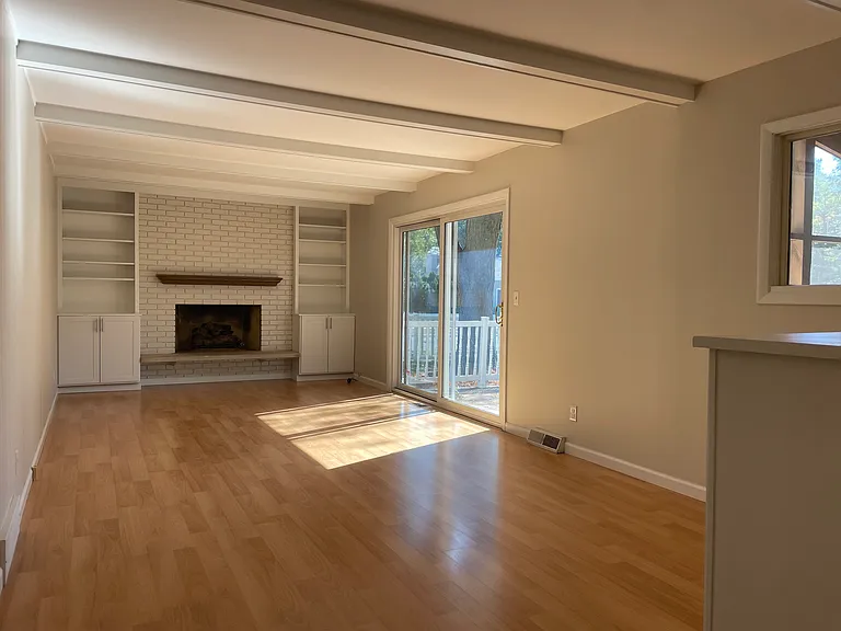 2560 Berwyck Rd SE — Photo 6