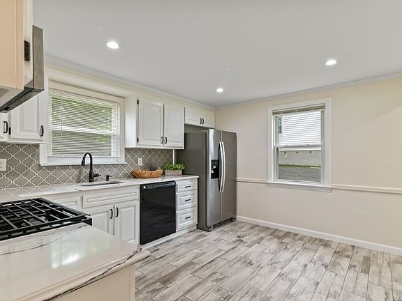 2nd image of 30 Meisel Ave