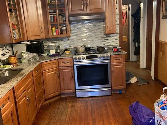 5th image of 1124 Forest Ave