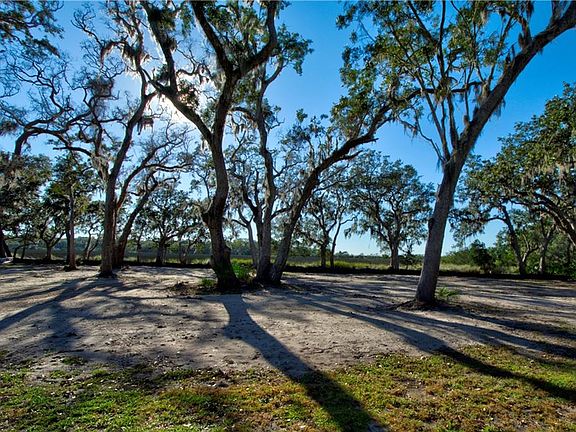 3rd image of 404 Sea Island Cir