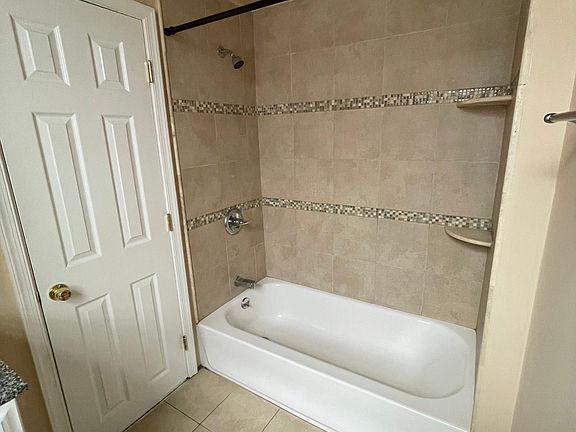 4th image of 4537 Spruce St APT C2