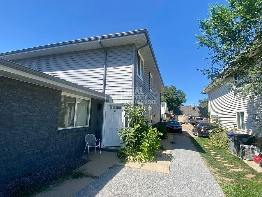 Modern Updated 4-Plex — Photo 2