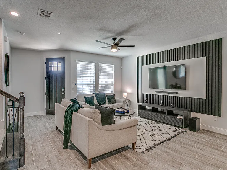 5528 Kilmer Dr — Photo 3