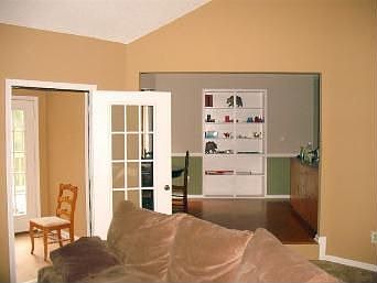 3rd image of 150 Garden Ln