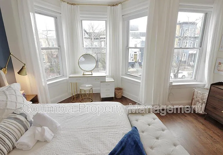 11 Q St NE — Photo 21