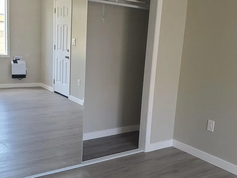 16818 Lakewood Blvd — Photo 10