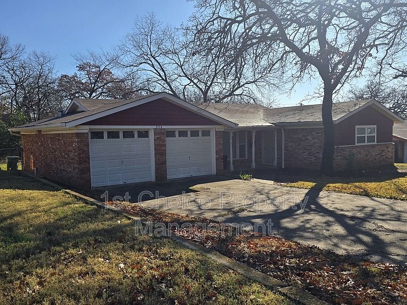 2nd image of 804 Patti Dr