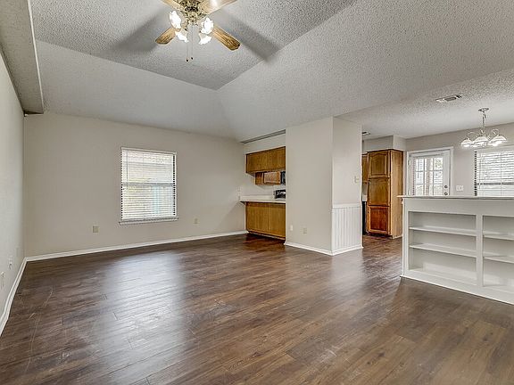 3rd image of 1228 Nelson Pl