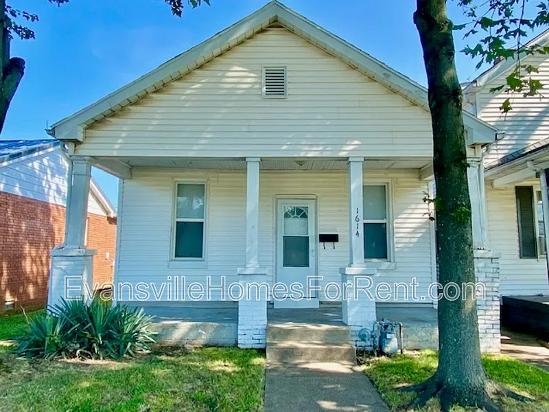 1614 E Division St photo 1