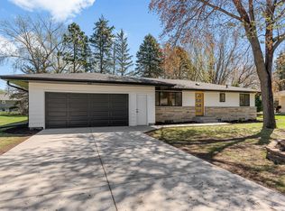 1220 Unity Ave N, Golden Valley, MN 55422