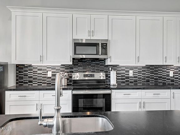 4th image of 48129 N 15TH Avenue